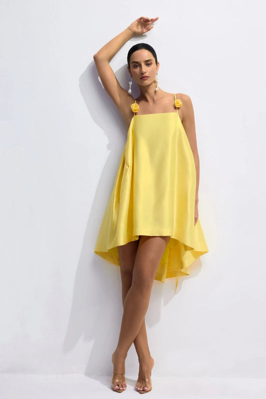 NATALI - VESTIDO MINI AMARILLO CON TIRANTES FINOS FLORALES ELEGANTES