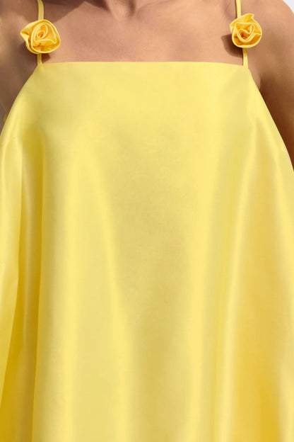 NATALI - VESTIDO MINI AMARILLO CON TIRANTES FINOS FLORALES ELEGANTES
